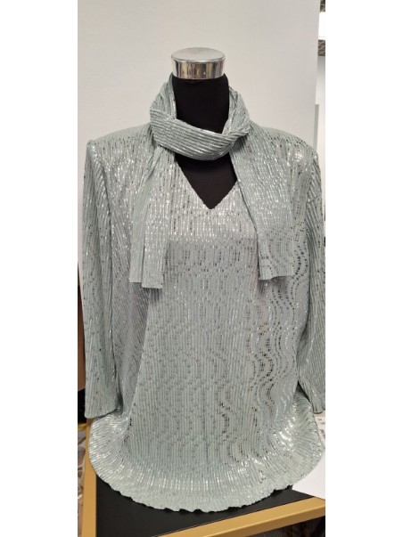 Blusa forrada com lenço
