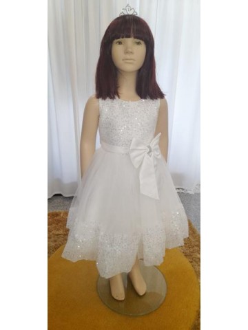 Vestido com lantejoulas e laço