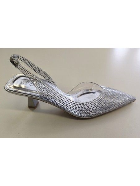 Sapatos transparentes com brilhantes