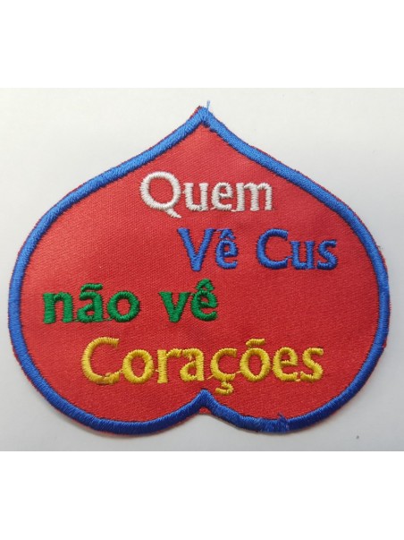 Quem Vê Cus Não Vê Corações