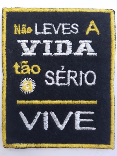 Não Leves A Vida Tão A Sério