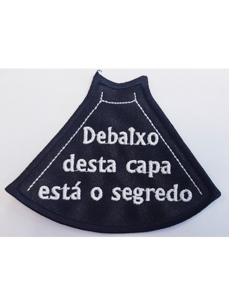 Debaixo Desta Capa Está o Segredo