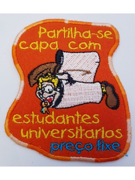 Partilha-se Capa Com Estudantes Universitários