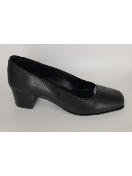 Sapatos traje feminino em pele