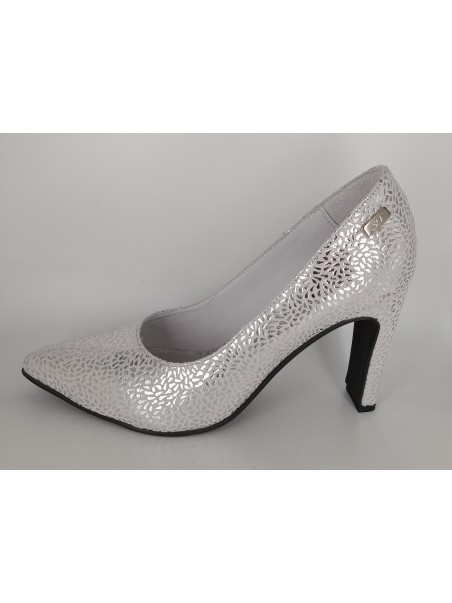 Sapatos em pele