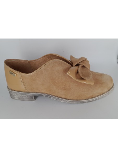 Sapatos em camurça